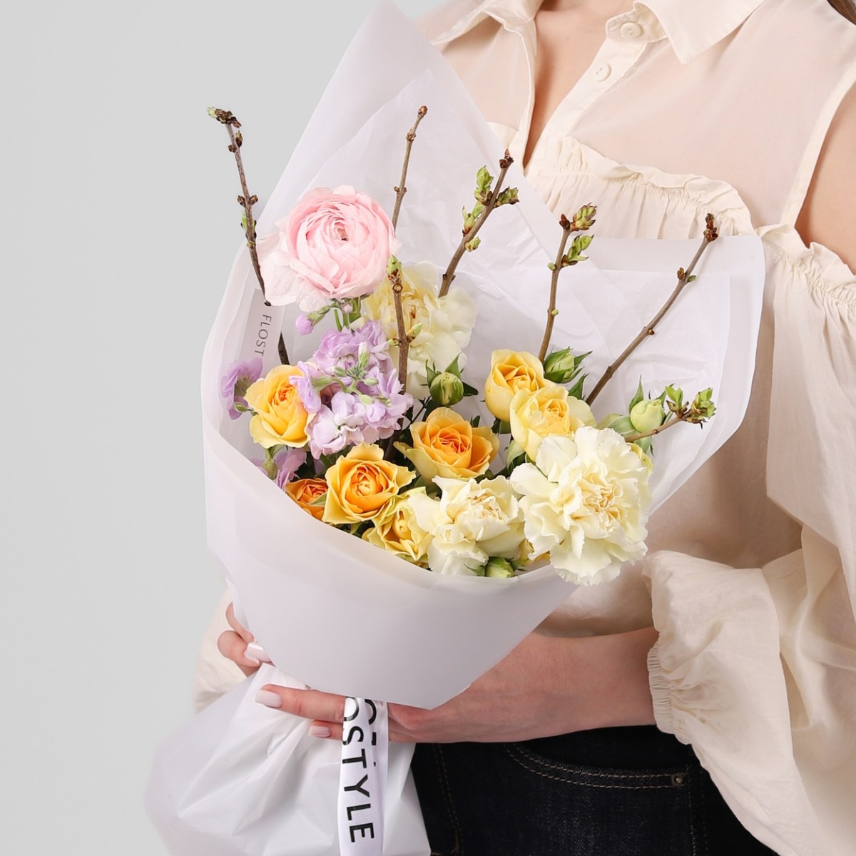 vesennij buket s zheltymi rozami 3